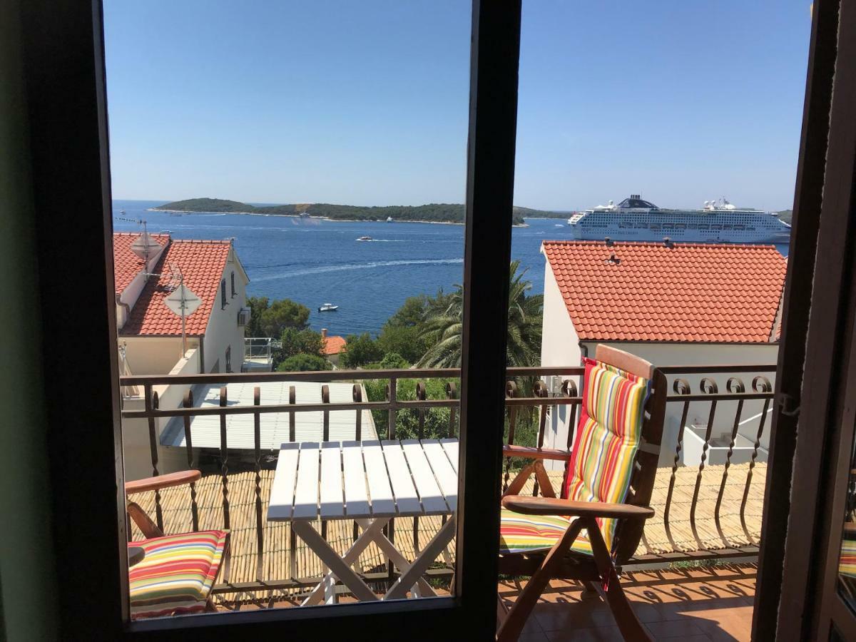 Patak's place, amazing view Appartement Hvar Town Buitenkant foto