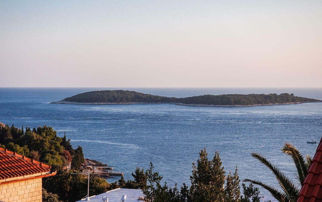 Patak's place, amazing view Hvar Town Buitenkant foto